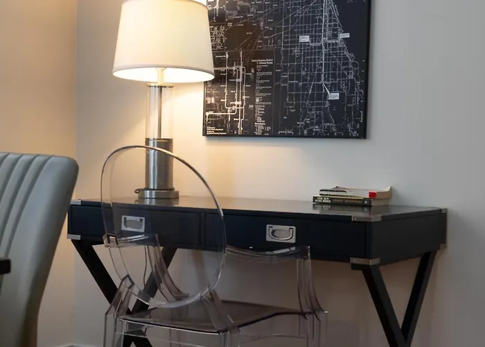 Apartment Flexhome Wicker Park 3br Dv2